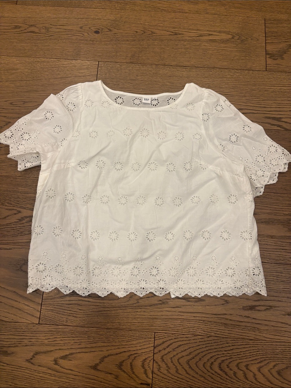 GAP White Eyelet Short Sleeve Blouse